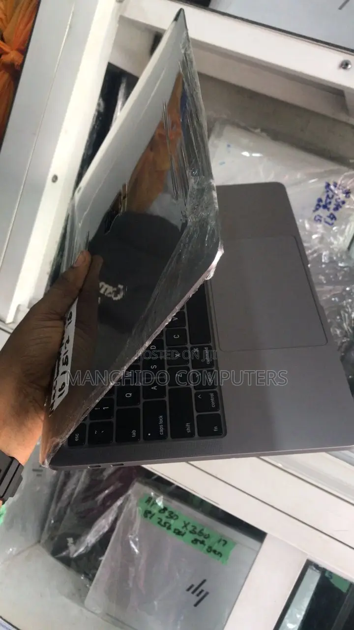 Laptop Apple MacBook Pro 2020 16GB Intel Core i5 SSD 512GB