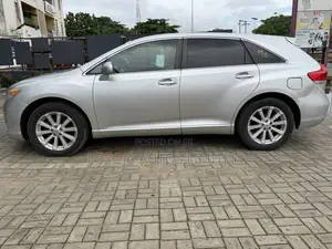 Toyota Venza AWD 2010 Silver