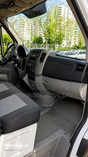 Mercedes-Benz Sprinter 2011 White