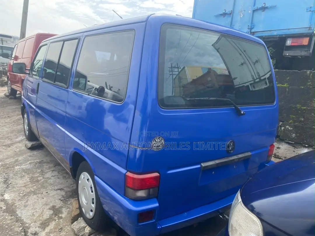 Volkswagen Transporter 2005 Blue