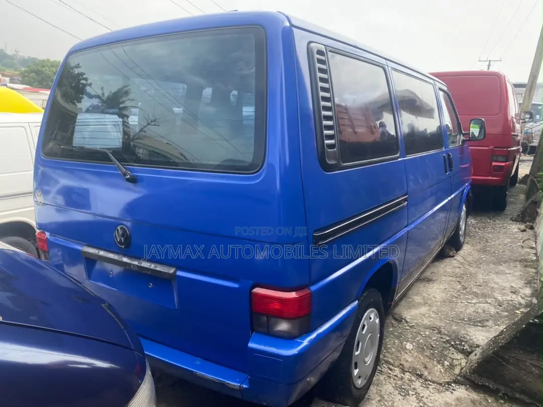 Volkswagen Transporter 2005 Blue