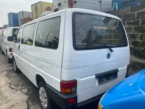 Volkswagen Transporter 2005 White