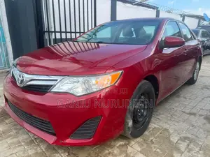 Toyota Camry SE 4dr Sedan (2.5L 4cyl 6A) 2014 Red