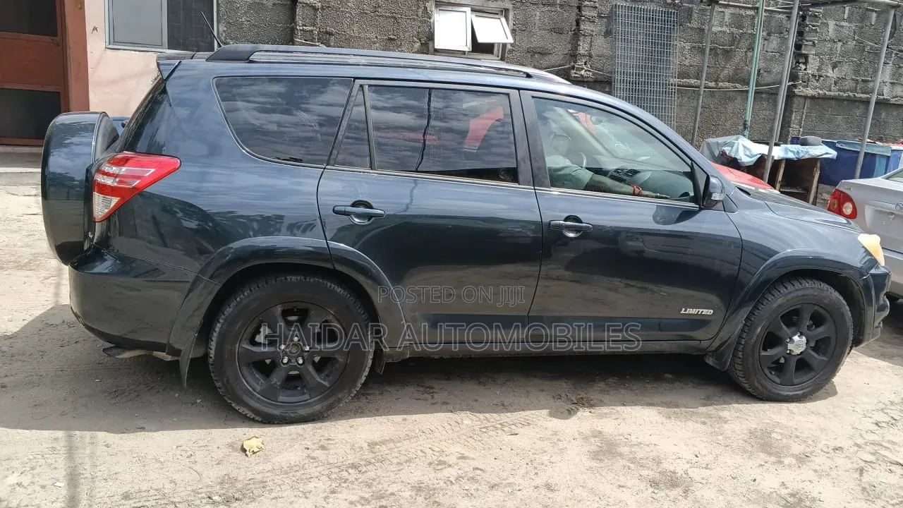 Toyota RAV4 2012 Black