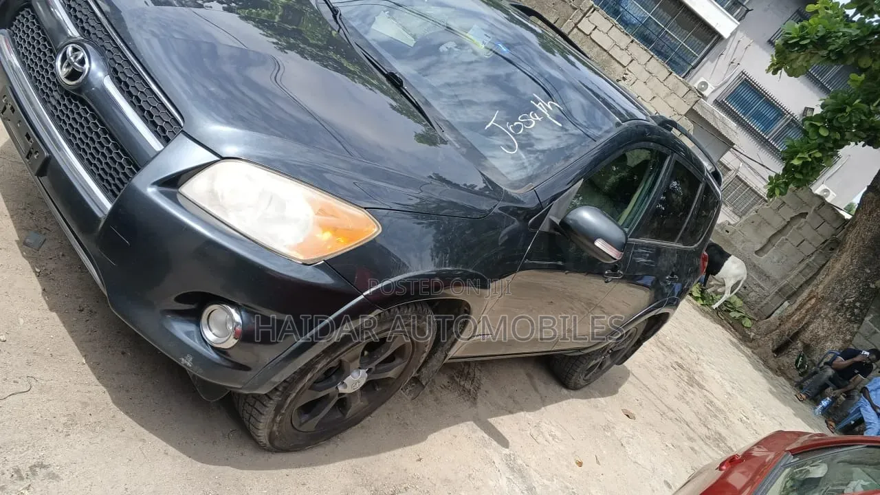 Toyota RAV4 2012 Black