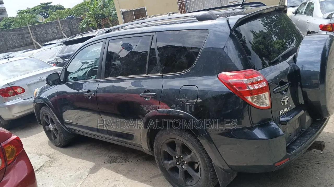 Toyota RAV4 2012 Black