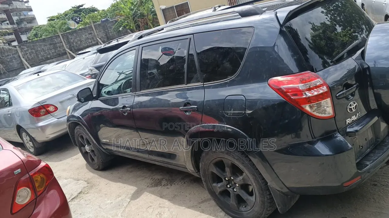 Toyota RAV4 2012 Black
