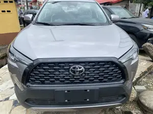 New Toyota Corolla Cross XLE 2025 Gray