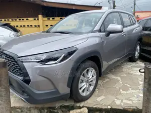 New Toyota Corolla Cross XLE 2025 Gray