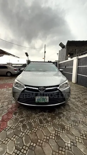 Toyota Camry 2017 Silver