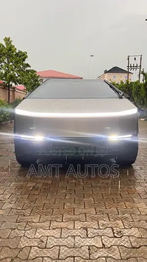 Tesla Cybertruck 173 kWh Cyberbeast AWD 2024 Silver