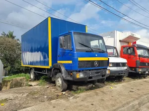 German 814 Mercedes Truck Blue 2005