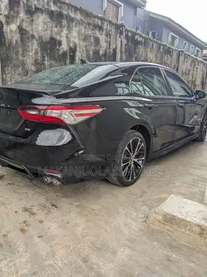 Toyota Camry SE FWD 2020 Black