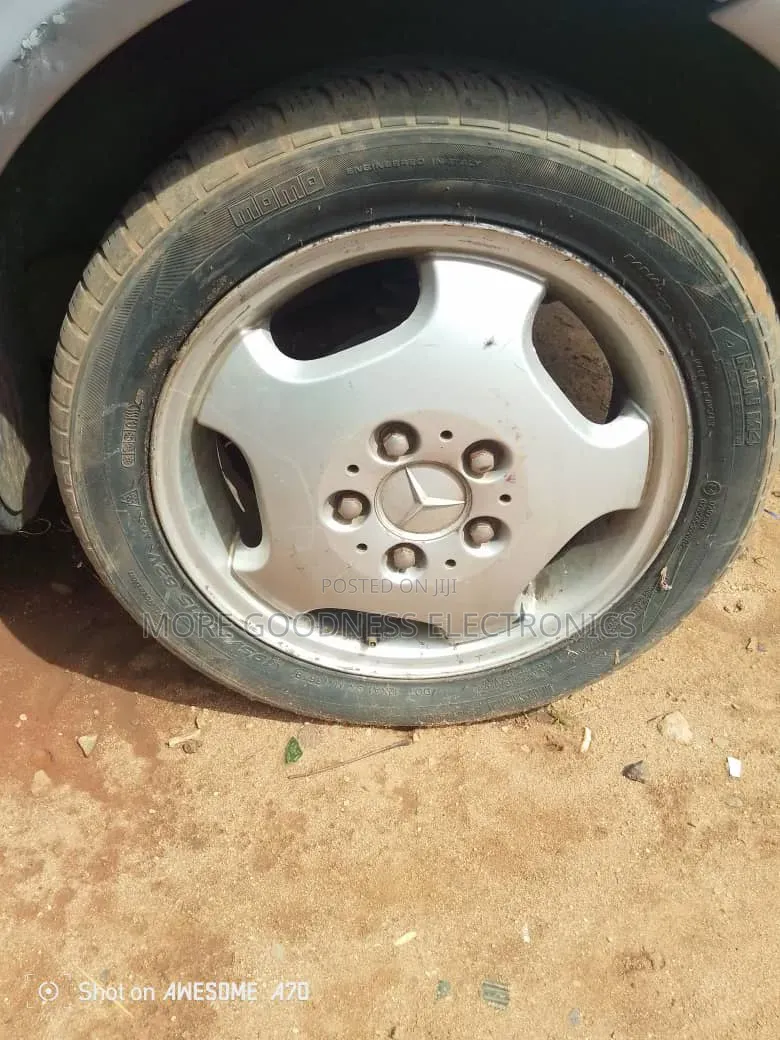 Ford B700 2008 White