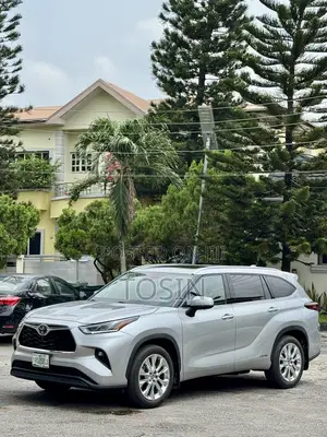 Toyota Highlander Limited AWD 2024 Silver