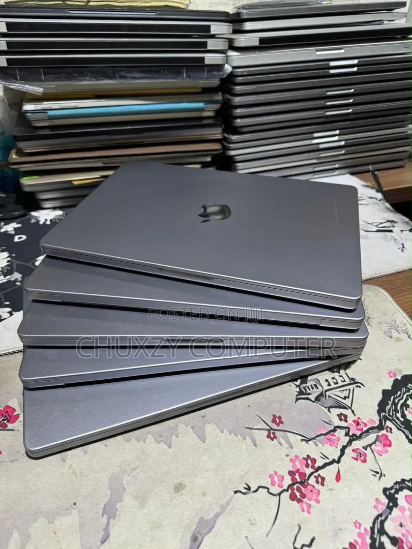 Laptop Apple MacBook Pro 32GB Apple M1 Pro SSD 1T