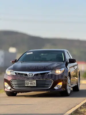 Toyota Avalon XLE Sedar FWD (3.5L 6cyl 6A) 2013 Maroon