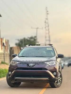 Toyota RAV4 LE FWD (2.5L 4cyl 6A) 2017 Maroon