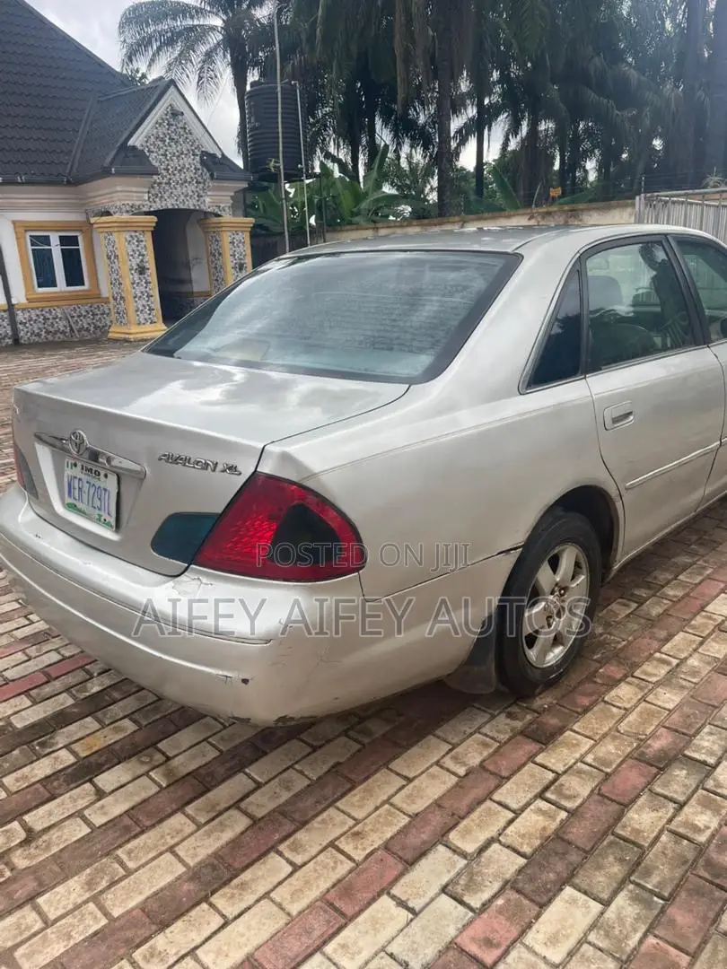 Toyota Avalon 3.0 2000 Beige