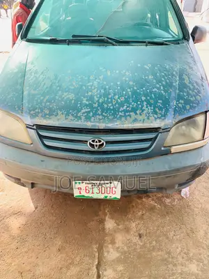 Toyota Sienna 2002 Blue