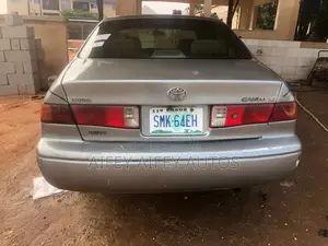 Toyota Camry 2000 Gray