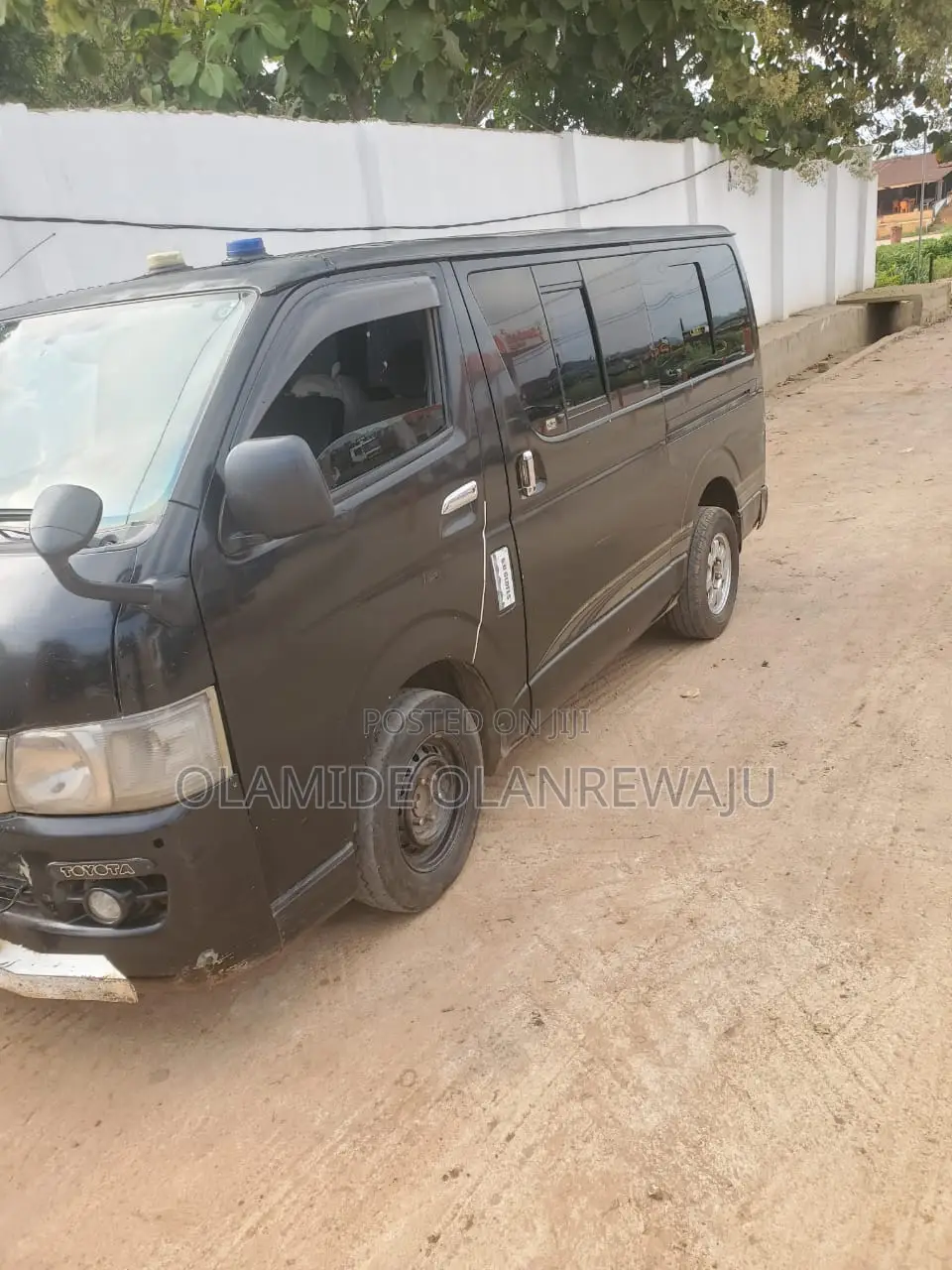 Toyota HiAce 2010 Black