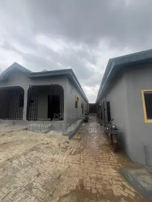 3bdrm Block of Flats in Illupeju Estate, Ado-Odo/Ota for rent