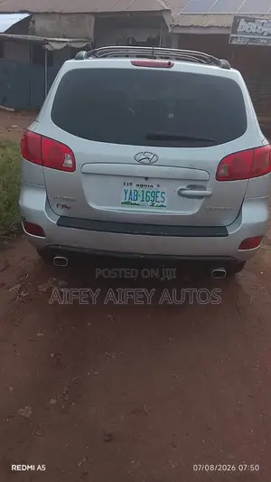 Hyundai Santa Fe 2010 Gray