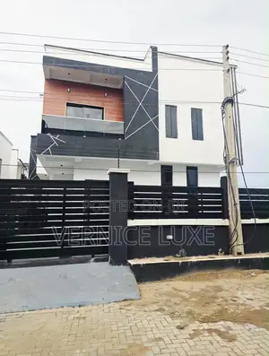 5bdrm Duplex in Dpk, Lafiaji for sale