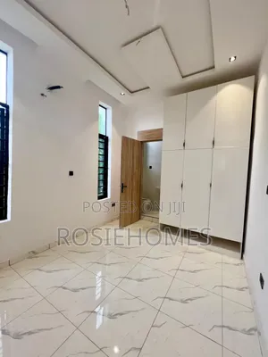 2bdrm Duplex in Lekki Phase 1 for rent