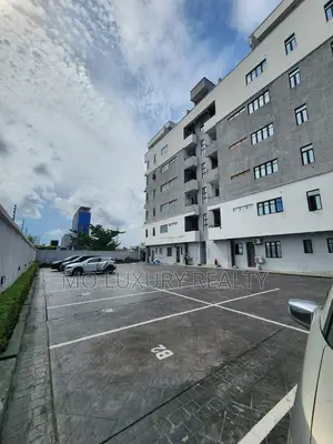 3bdrm Apartment in Lekki Phase 1 for rent