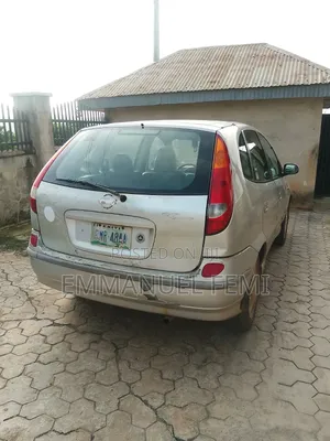 Nissan Almera Tino 2004 Silver