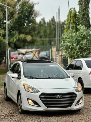 Hyundai Elantra 2012 White
