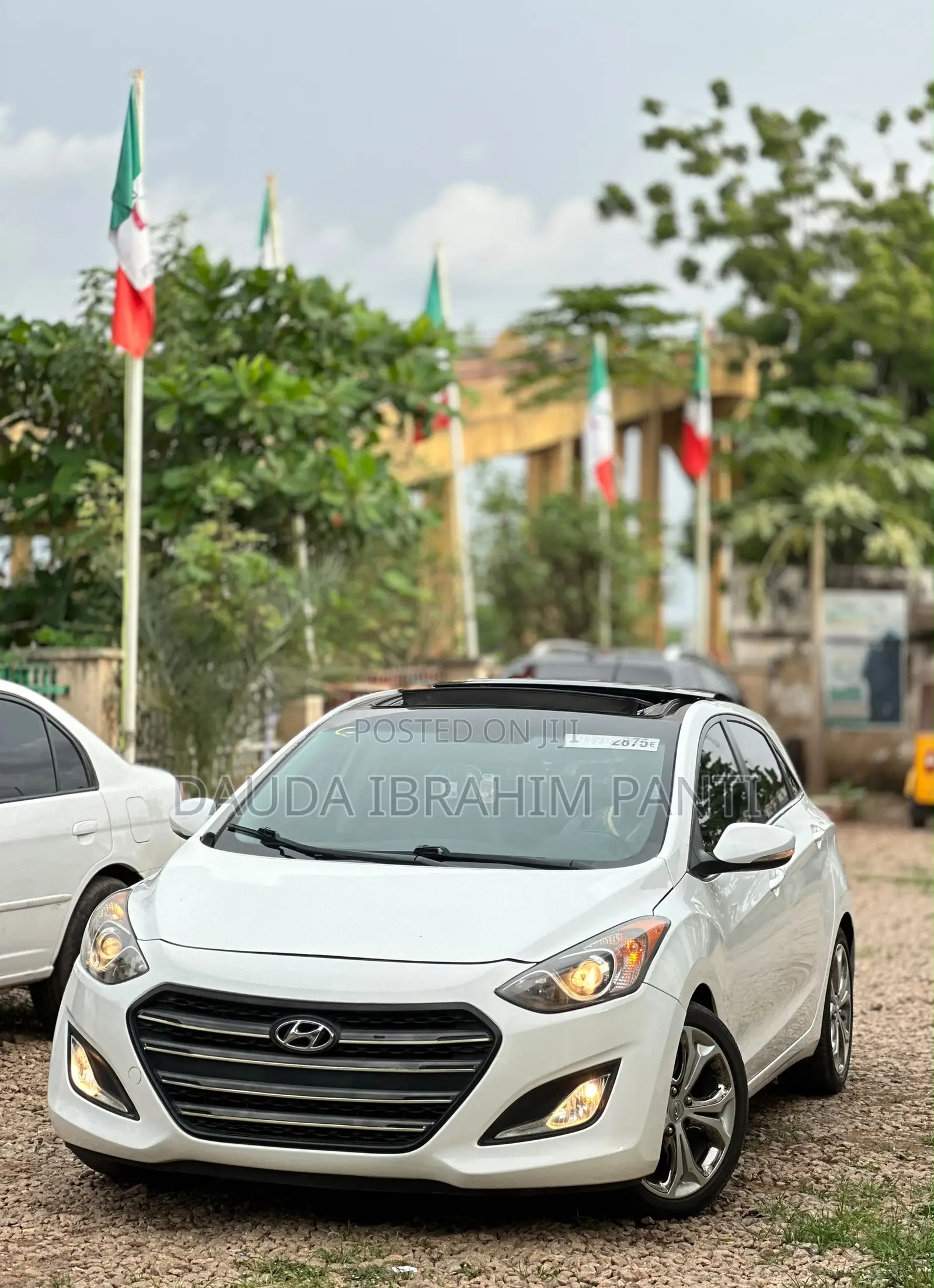Hyundai Elantra 2012 White