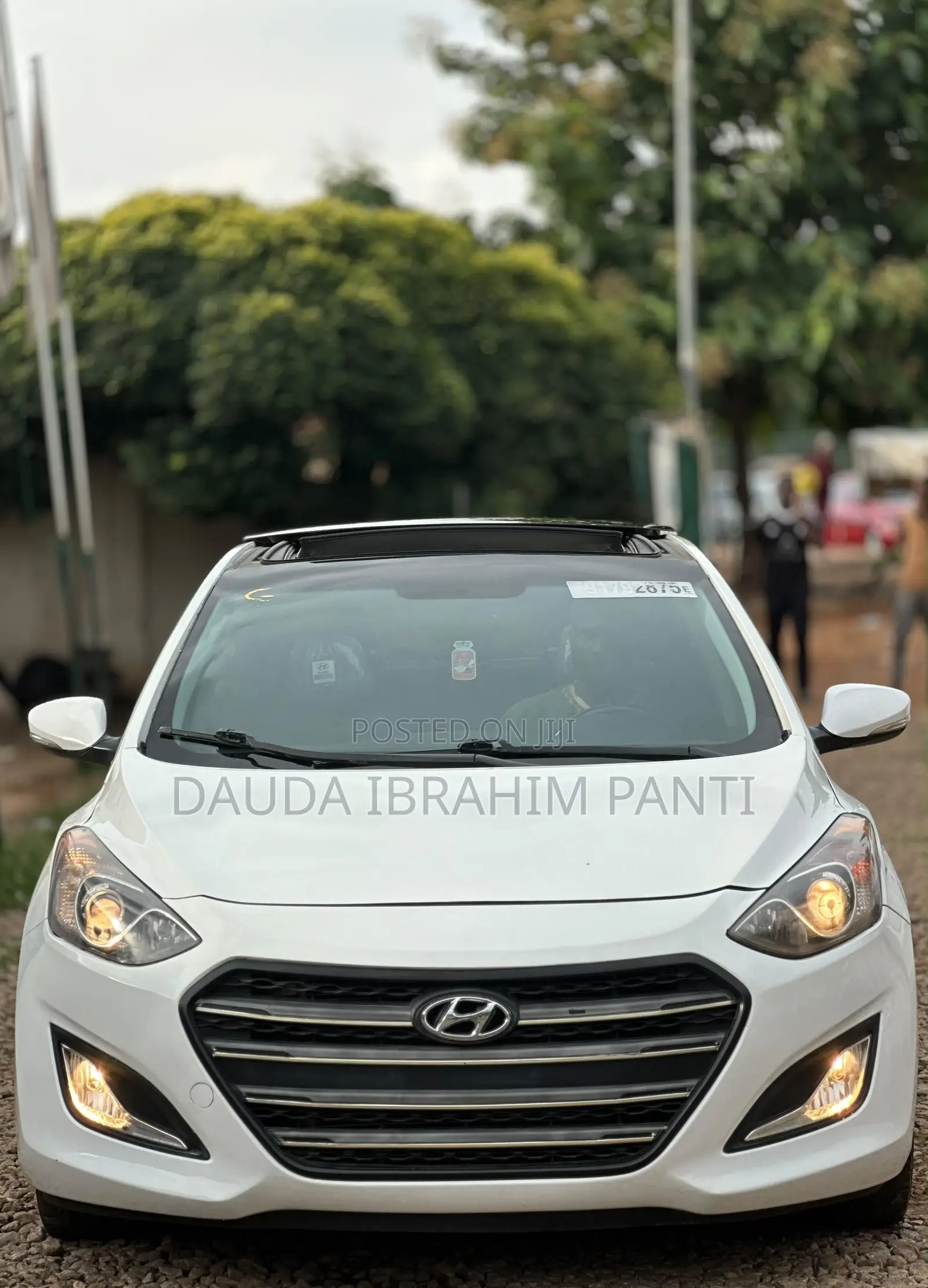 Hyundai Elantra 2012 White