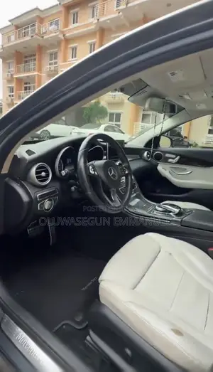 Mercedes-Benz C300 2016 Black