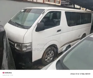 Toyota HiAce 2014 White