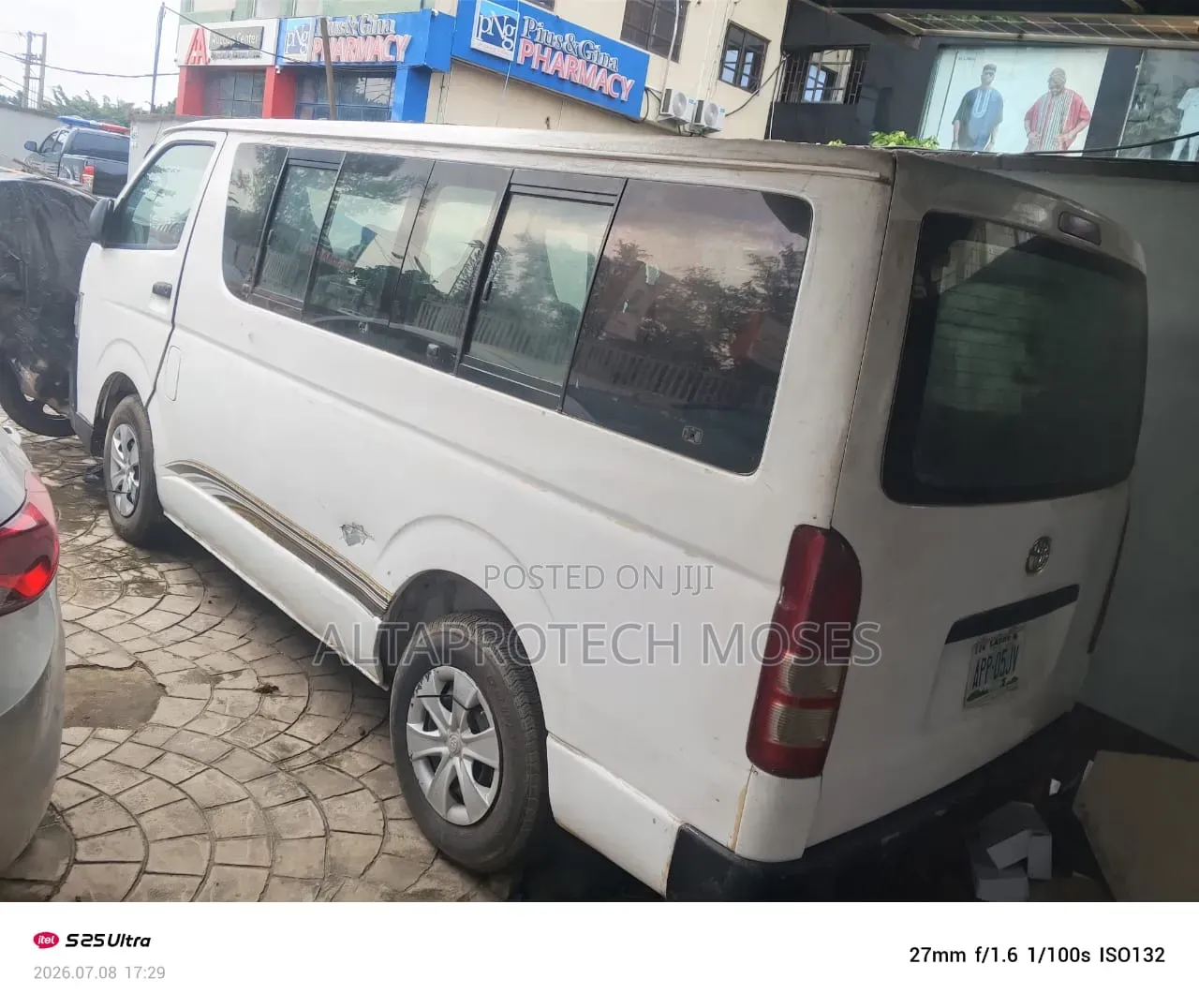 Toyota HiAce 2014 White