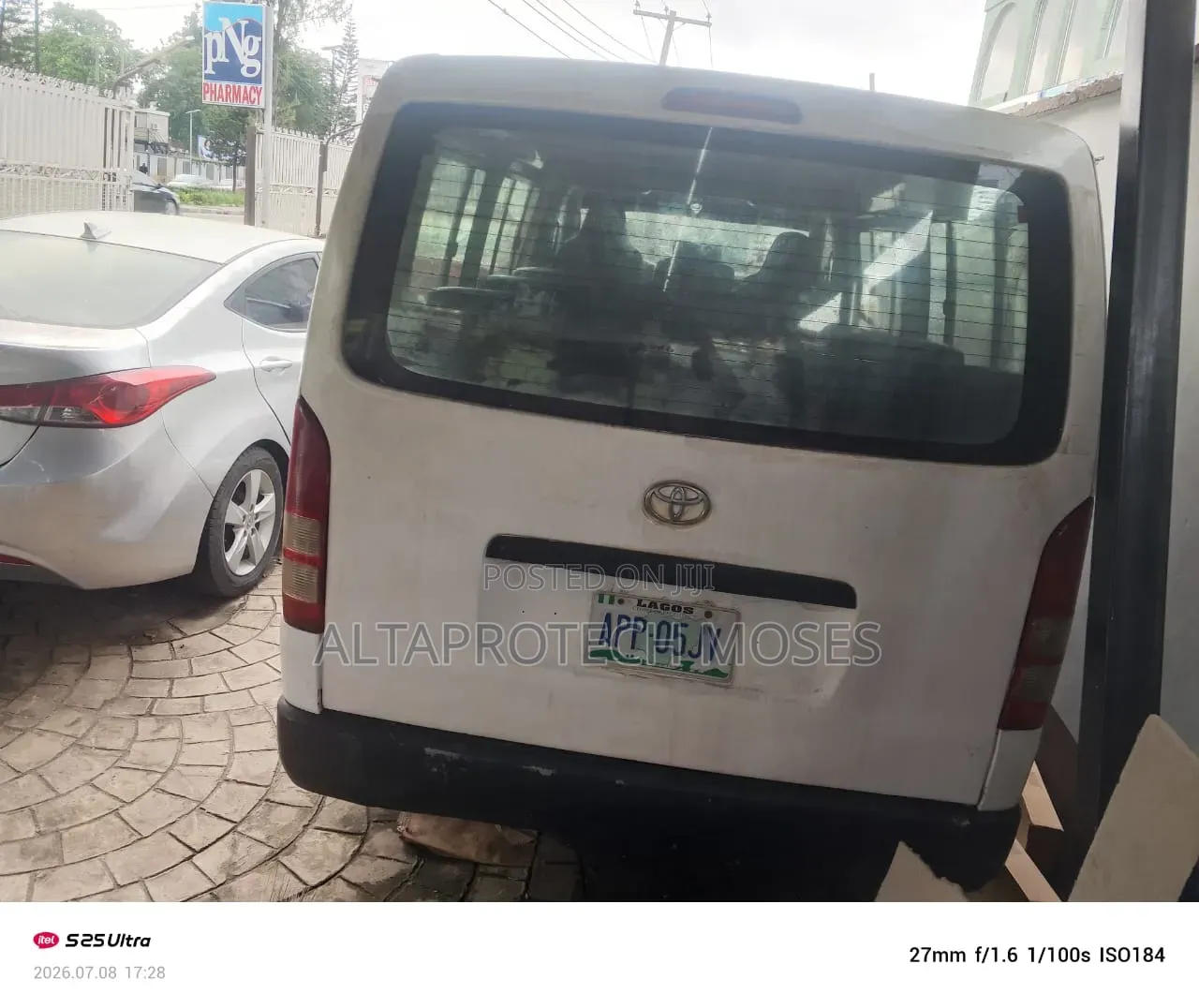 Toyota HiAce 2014 White