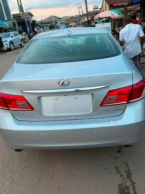 Lexus ES 2012 Silver