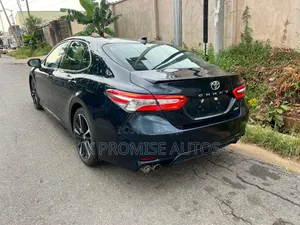 Toyota Camry 2019 Blue