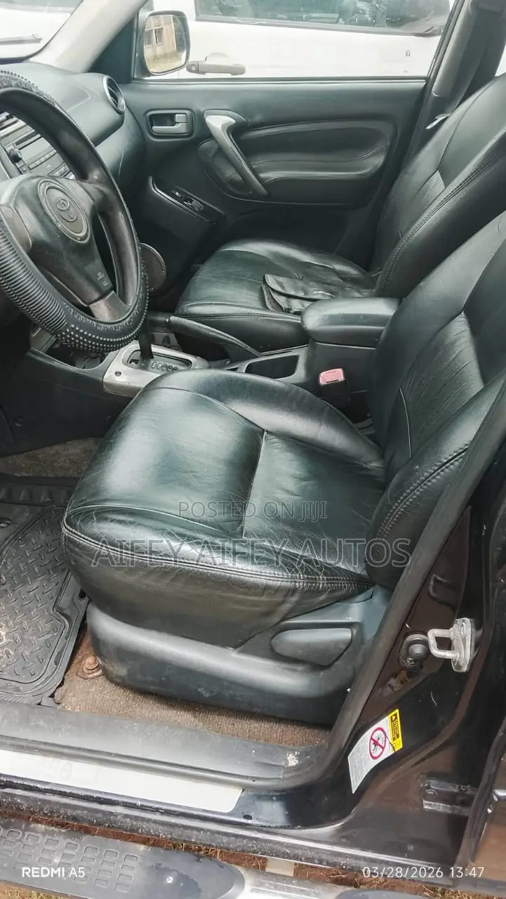 Toyota RAV4 2004 Black