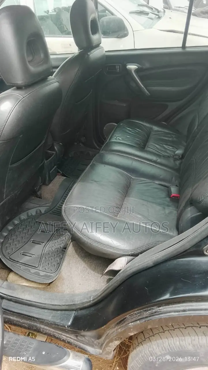 Toyota RAV4 2004 Black
