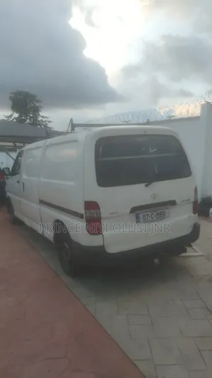 Toyota HiAce 2012 White