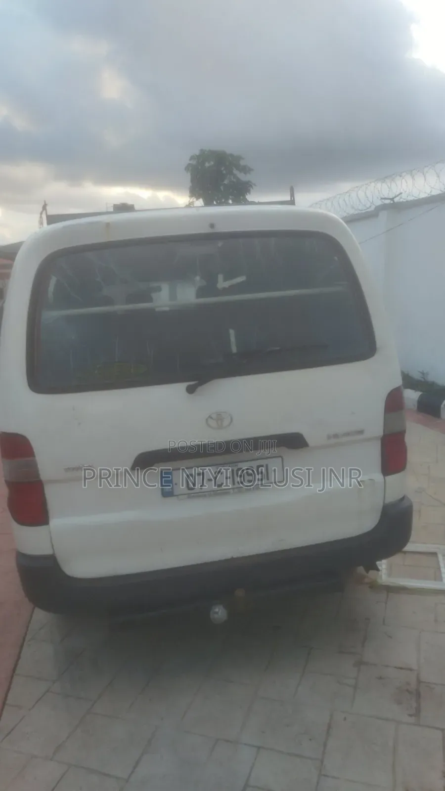 Toyota HiAce 2012 White