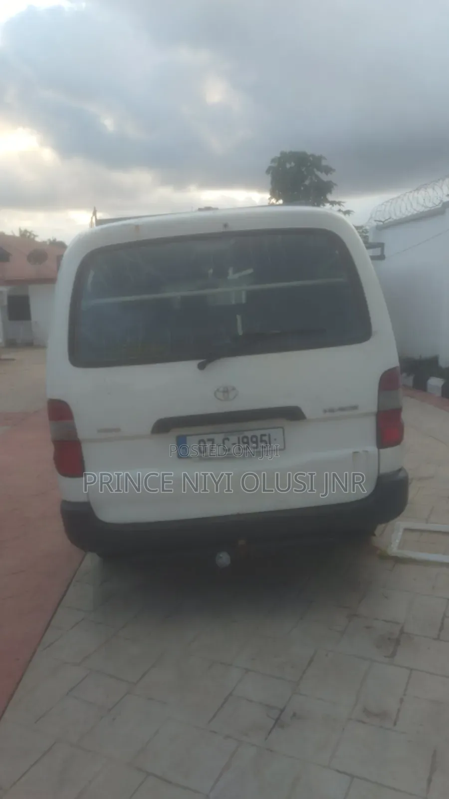 Toyota HiAce 2012 White