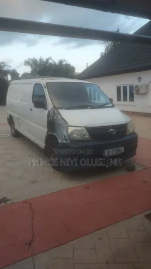 Toyota HiAce 2012 White