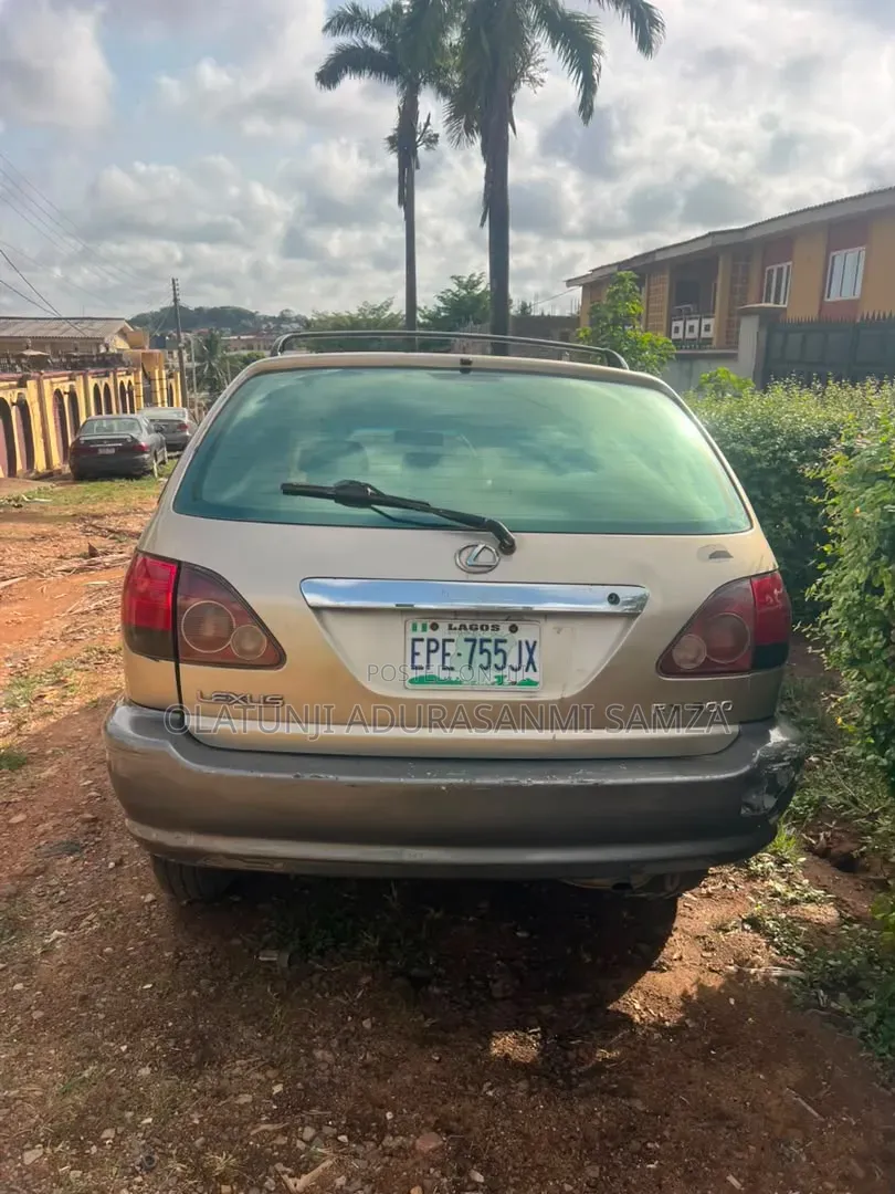 Lexus RX 2000 Gold