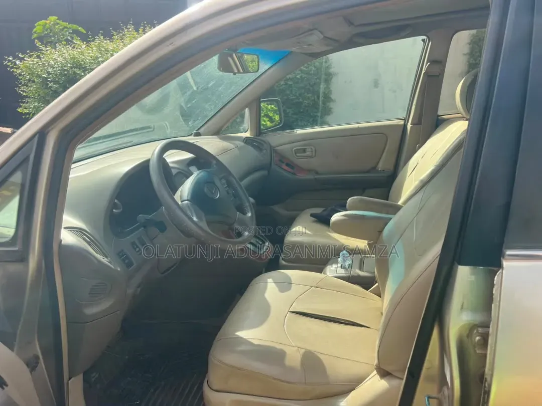 Lexus RX 2000 Gold