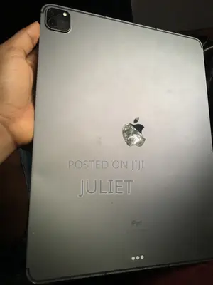 Apple iPad Pro 12.9 (2022) 128 GB Black
